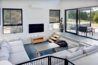 Ocean views, spacious & private, hot hub - Coningham - 8