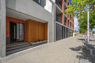 Central City - 4 Bedroom Brand New- 2 mins from New Stadium - 8