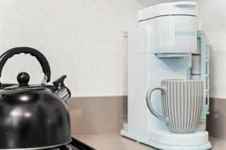 Studio Apartment with Spacious King & Queen Bed, Pet-Friendly, 8 Min from Disney, Pool and Parking - 6