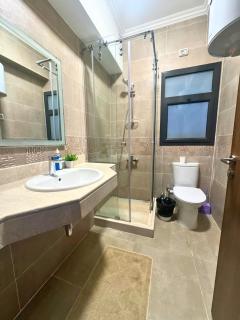 Cozy 2BR Apartment - Elegant & Vibrant Location - Madinaty - 7