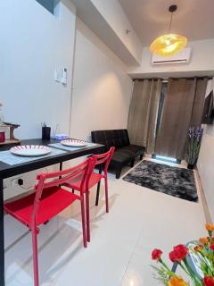 Unistay SHORE 3 Tower 2 10th Floor w Balcony Pool View - Manila - 3