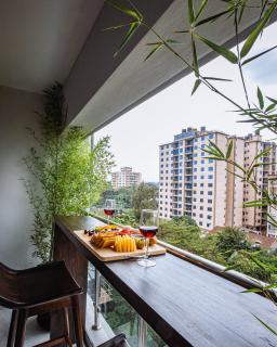 Japandi Luxe-Coffee Bar, Gym and Vintage Vinyl Retreat - Nairobi - 2