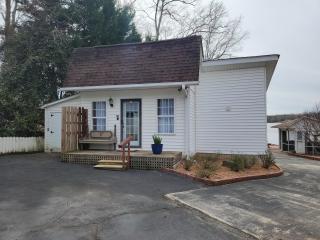 Lake Greenwood Lodge Main House and guesthouse - - 3