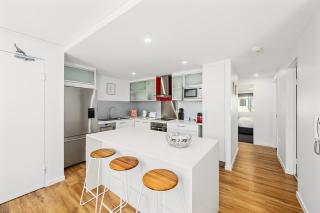 Rare 3 bed beachside Burleigh - Gold Coast - 7
