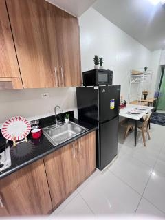 Unistay SHORE 3 Poolview w Balcony - Manila - 4