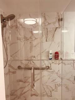 Herndon Serenity Quarters - 6