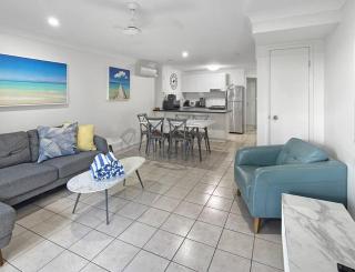 Sunset Waters 10 & Free Buggy - Hamilton Island - 1