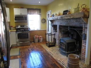 Grand Oak Manor Bed and Breakfast - 1