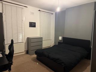 Spacious 1 bed apartment - 4