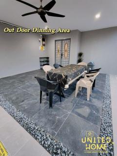 Comfy Rumah Kita Tok Sira Kuantan with pool and sound sys 5BR 14pax - 8