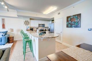 Stunning Beach front condo - 5