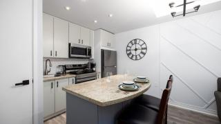 Modern 1BR Condo in Church Yonge Corridor - 8