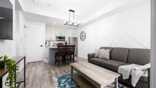Modern 1BR Condo in Church Yonge Corridor - 6
