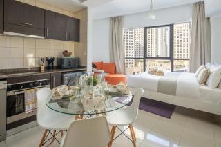 Frank Porter - Bay Central - Dubai - 8