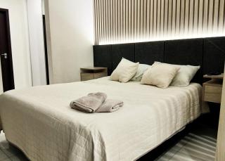 5L - Elegante monoambiente con cocina completa y TV 50 Equipetrol, Sirari - Santa Cruz de la Sierra - 3