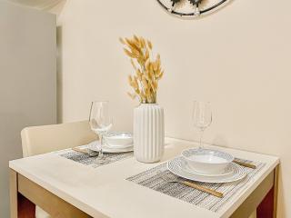 Prime Bgc Stay Near Uptown, Grand Hyatt #oursw18j - Manila - 8