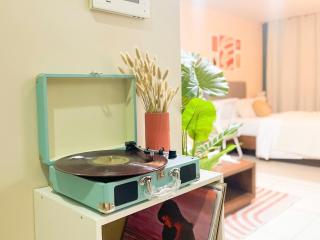 BGC Stay: Prime Condo AcrossGrand Hyatt #oursw32p - Manila - 5