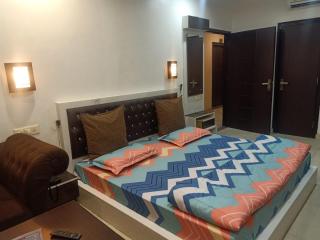 Hotel Kakkar Palace Ludhiana !! Near Railway Station, Ghanta Ghar & Chaura Bazaar ! Parking ! Lift ! Prime Location ! Couple Friendly - Ludhiana - 4