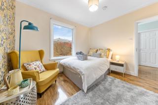 Sleek Private Bedroom In Shared London Home For Two - Bedroom2 - 0