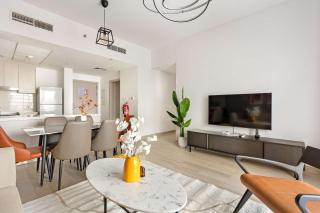 Silkhaus Grand 2 BDR in Water's Edge near Canalside - Abu Dhabi - 9