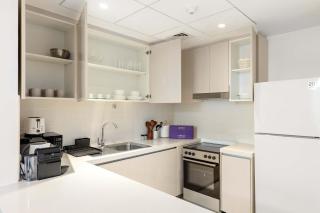 Silkhaus Grand 2 BDR in Water's Edge near Canalside - Abu Dhabi - 2