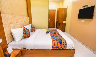 FabHotel Seven Hills - Nr Mumbai International Airport - Bombay - 6