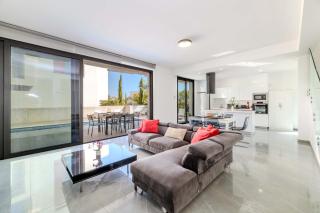 By The Beach - Aura Villa - 2