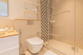 Cosy 2 Bed Apt opposite Dubai Hills Mall - 6