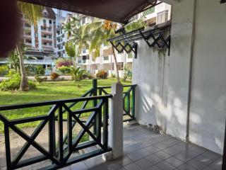5-9pax, Gfloor direct access to summer beach - Port Dickson - 6