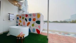BluO Penthouse - DLF CyberCity, BathTub Terrace Garden #staycation - 6