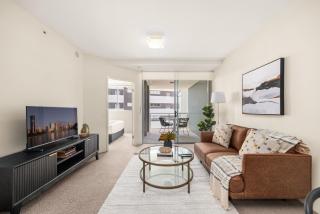 Chic West End Stay with Gym & Pool Access - Brisbane - 5