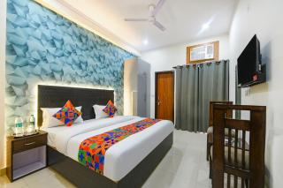 FabHotel VR Residency - 1 km to AIIMS - Nova Deli - 9