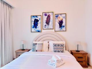 Canal Front - Luxury 2BR Stay in Al Wasl - 3