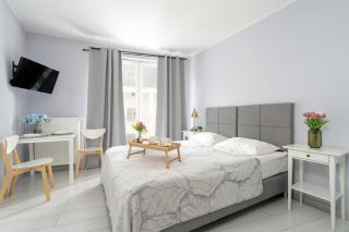 Stylowe i Eleganckie Studia Very Berry w Poznaniu by Noclegi Renters - Poznan - 8