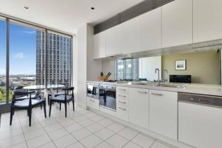 Stylish 1-Bedroom Apartment in Southbank - 2