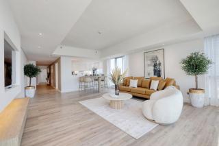 Luxury 3 Bed Apt with Golf Course Views - 0