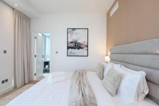 Luxury 3 Bed Apt with Golf Course Views - 7