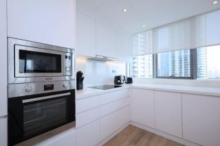 Luxury 3 Bed Apt with Golf Course Views - 2