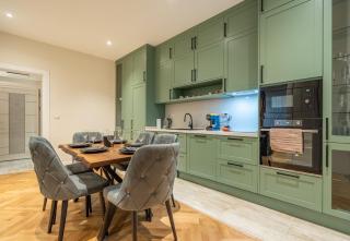 Elegant & Stylish 2-Bedroom Apartment - Sofia - 8