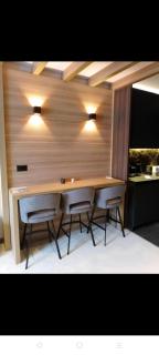 Woodside free parking - 1