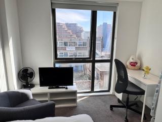 Atlas Residence & Luxury Apartment with City View - Sheffield - 8