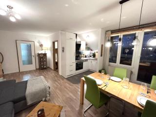 NATURVERLIEBT ideal für Familien direkt an Wanderwegen Sauna im Haus Spielzimmer Tiefgarage E-Ladestation - Todtnauberg - 6