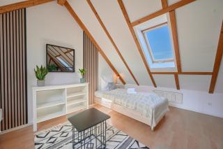 BackHome - BUSINESS&FAMILY - Fantastische Schlosslage, Parkplatz, Balkon, SmartTV, Waschmaschine, Netflix, 70qm, 24h Checkin - Apartment 5 - Ludwigsburg - 1