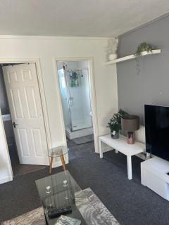 Cosy 1 Bedroom Bungalow Between Basildon & Wickford - 6