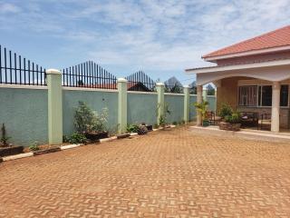 Abaluya Apartments - Kitubulu - 2