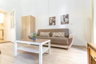 Chic Apartment- Suitable for Longstays near Matzleinsforferplatz - Vienna - 9
