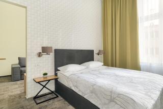 Jasne Studia Very Berry w Centrum Poznania by Noclegi Renters - Poznań - 9