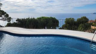 Beachfront villa - comfort and breathtaking views - 1