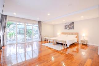 beachfront holiday home, private beach, front-line sea view villa - Na Jomtien - 2