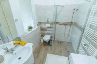 Rise & Shine Apartment - Budapest - 7
